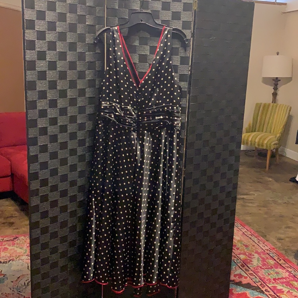 NWT- Robbie Bee Black and White polka dot dress with red piping detail size 20W - Picture 5 of 6